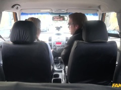 Leie, Grosse titten, Blasen, Auto, Hundestellung, Handjob, Pov, Arsch lecken