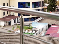 Большие сиськи, Брюнетки, Грудастые, Эксгибиционист, Обнаженные, На природе, На публике, Соло