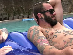 アナル, 美女, 美人, 異人種間, 下着, アウトドア, プール, 三人