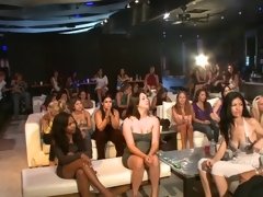 Leie, Asiatisch, Grosse titten, Blondine, Blasen, Spermaladung, Aufs gesicht abspritzen, Rotschopf