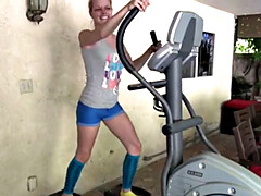 18 jahre, Leie, Blondine, Im freien, Höschen, Muschi, Solo, Jungendliche (18+)