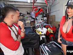 Wohlbeleibte schöne frauen, Grosser arsch, Blasen, Braunhaarige, Pummelig, Latina, Im freien, Titten