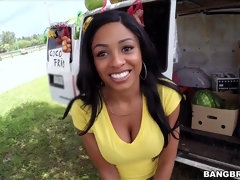 Lieveling, Grote mammen, Zwart, Bruinharig, Hardcore, Latijnse vrouw, Natuurlijke tieten, Klein