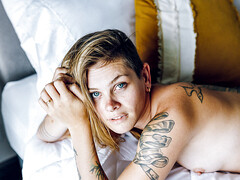 Mooi, Slaapkamer, Blond, Pijpbeurt, Stel, Schattig, Tatoeage, Tieten likken