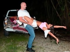 お尻, デカパイ, フェラチオ, 車, バック, 黒人, 毛深い, 異人種間