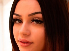 Anal, Sucer une bite, Fétiche, Branlette thaïlandaise, Léchez, Jarretelles, Tatouage, Adolescente