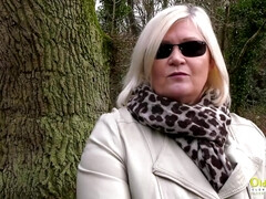 Blondine, Vollbusig, Pummelig, Oma, Lesbisch, Masturbation, Reif, Milf