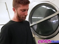 Leie, Hochschule, Aufs gesicht abspritzen, Lecken, Zierlich, Piercing, Muschi, Tätowierung