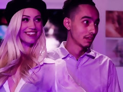 Rubia, Penetracion con dedos, Peludo, Lamidas, Masturbación, Coño, Estriptis, Adolescente