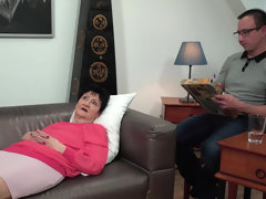 Минет, Брюнетки, Семяизвержение, Член, Сперма на лице, Бабушки, Зрелые, Глотающие