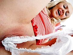 Grote kont, Grote mammen, Blond, Vingeren, Masturbatie, Geschoren, Strippen, Tiener