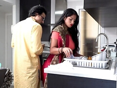 Gros cul, Gros seins, Sucer une bite, Queue, Indienne, Domestique, Mamelons, Adolescente