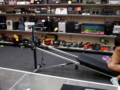 Fit girl wants to fuck and take facials along the way