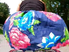 Bruinharig, Dik, Huisgemaakt, Reusachtig, Masturbatie, Rijpe lesbienne, Buiten, Slet