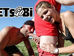 バイセクシャル, フェラチオ, カップル, 指いじり, 手コキする, Hd, アウトドア, 公共