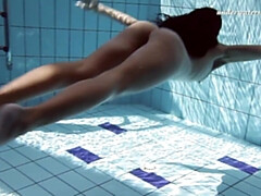 Gros seins, Noire, Brunette brune, Fétiche, Piscine, Public, Russe, Solo