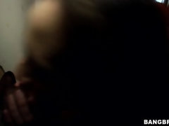 Brunette brune, Tir de sperme, Branlette thaïlandaise, Hard, Mère que j'aimerais baiser, Seins naturels, Avaler, Plan cul à trois