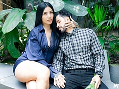 Gros cul, Grosse bite, Gros seins, Sucer une bite, Brunette brune, En levrette, Mère que j'aimerais baiser