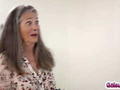 Bruinharig, Gevangen, Zwart, Interraciaal, Zoenen, Geschoren, Tiener, Tieten likken