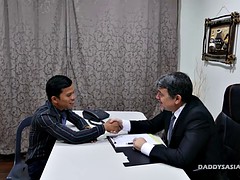 Aziatisch, Kont, Grote lul, Vingeren, Homo, Hardcore, Zoenen, Kantoor