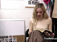 Leie, Blondine, Blasen, Geile alte tussi, Hardcore, Büro, Spion, Ehefrau