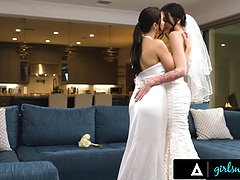 デカパイ, 顔面騎乗, 指いじり, キス, レズビアン, なめる, オマンコ, フェラする