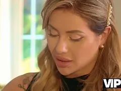 Blond, Bedriegen, Daddy, Vriendin, Hd, Natuurlijke tieten, Schreeuwen, Kousen