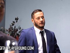 Gros cul, Grosse bite, Gros seins, En levrette, Bâillonner, Léchez, Monstre, Chatte