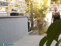 Gros cul, Gros seins, Blonde, Sucer une bite, Hd, Talons, Piercing, Nénés