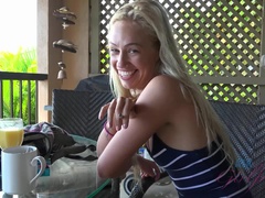 Enthousiasteling, Badkamer, Strand, Blond, Naakt, Gezichtspunt, Roken, Tatoeage