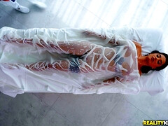 Leie, Arsch, Blasen, Braunhaarige, Schwanz, Natürlichen titten, Öl, Nass