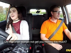 Amateur, Sucer une bite, Voiture, En levrette, Branlette thaïlandaise, De plein air, Pov, Chatte