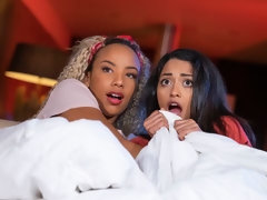 お尻, 黒人, 指いじり, キス, レズビアン, なめる, オナニー, オッパイの