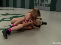 In den arsch, Domination, Fingern, Erniedrigung, Lesbisch, Schmerz, Muschi, Ringkampf