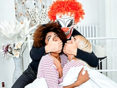 Culo, Negro, Rubia, Mamada, Estilo perrito, Interracial, Adolescente, Trio