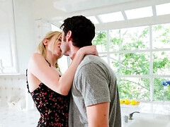 Grosse bite, Gros seins, Blonde, Gorge profonde, Branlette thaïlandaise, Hd, Maman, Actrice du porno