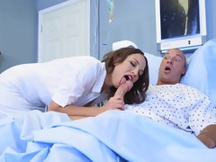 デカパイ, フェラチオ, 茶髪の, 医者, 看護婦, ハメ撮り, 三人, ユニフォーム