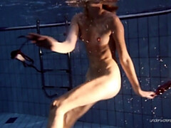 18, ブロンド, 女, プール, ロシア人, 一人, 締まりの良い, 水中