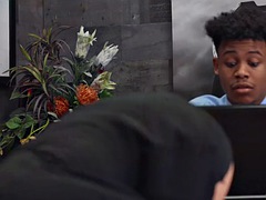 Grote lul, Pijpbeurt, Zwart, Hardcore, Interraciaal, Slet, Tiener, Tieten likken