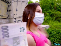 Leie, Braunhaarige, Europäisch, Maske, Natürlichen titten, Im freien, Piercing, Öffentlich