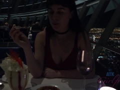 Amateur, Robe, Petite amie, Poilue, Pigtail, Cheveux courts, Jupe, Fumer