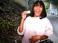 Gros cul, Grosse bite, Gros seins, Brunette brune, De plein air, Pov, Maigrichonne, Adolescente