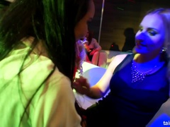 Vestidas, Muñeca, Sexo duro, Besar, Lesbiana, Fiesta, Intercambio de parejas, Mojado