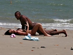 Bikini, Schwarz, Schwarz, Hardcore, Interrassisch, Öffentlich, Flotter dreier, Ehefrau