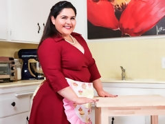 Grosse titten, Braunhaarige, Klaffend, Handjob, Küche, Masturbation, Strümpfe, Entkleiden