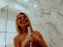 Belle grosse femme bgf, Blonde, Brunette brune, Doigter, Lesbienne, Léchez, Orgasme, Chatte