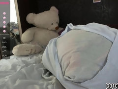 Small Petite Babe Does Close Up of Cunt on Cam