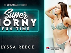 Good-looking hottie Alyssa Reece stimulates her wet pussy