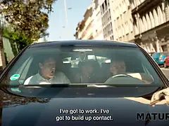 Brunette brune, Tromperie, Femme couguar, Hd, Mature, Mère que j'aimerais baiser, Séduite, Épouse