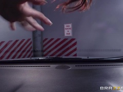 Gros cul, Gros seins, Sucer une bite, En levrette, Européenne, Léchez, Maman, Tatouage